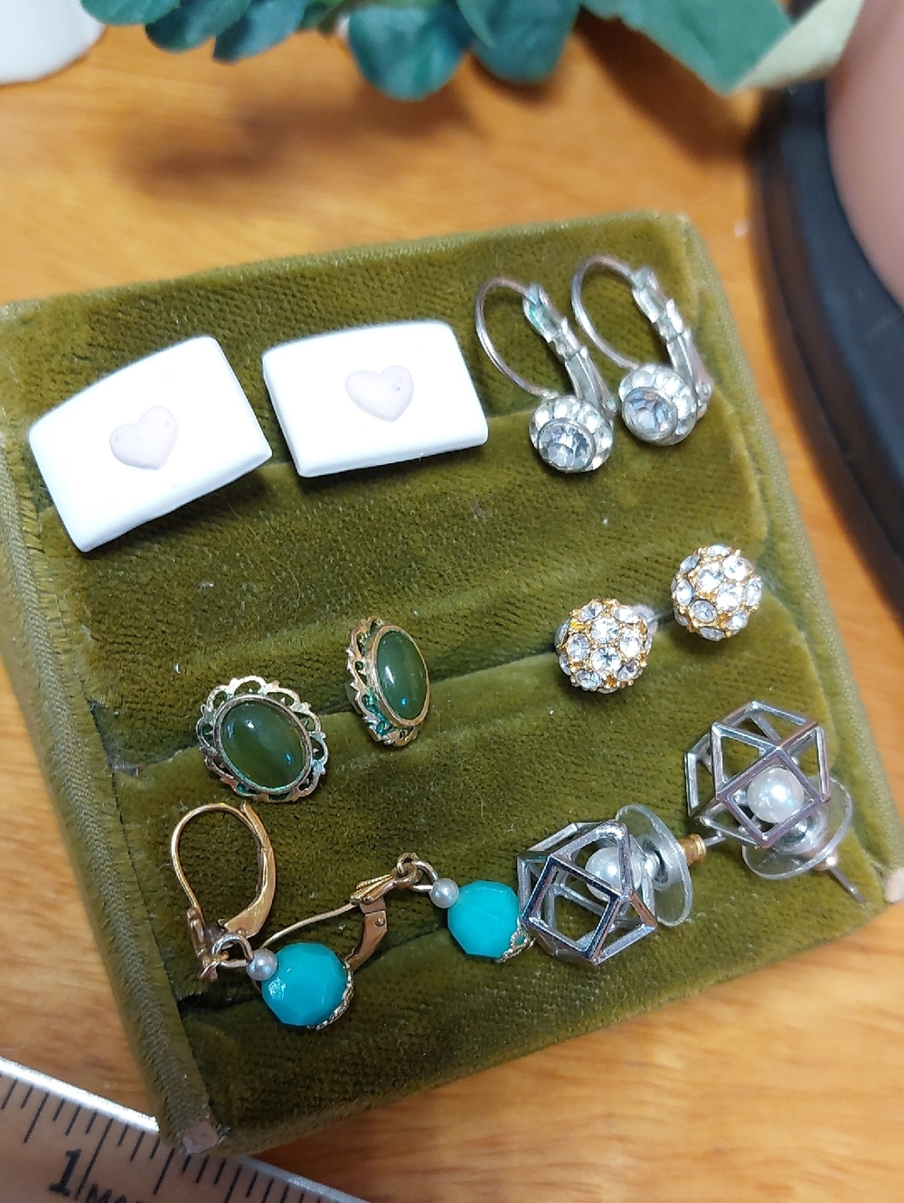 Lot 6 Pair Small Dainty Earrings Jade Crystal Leverback Post - Picture 3 of 3